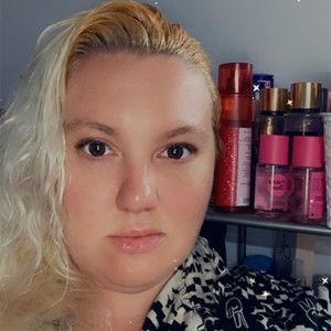 Meet your Posher, Cynthia